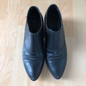 Vagabond Western Style Heeled Booties